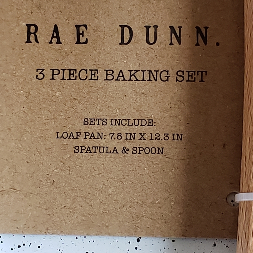 Rae Dunn easter baking pan set - Picture 3 of 6